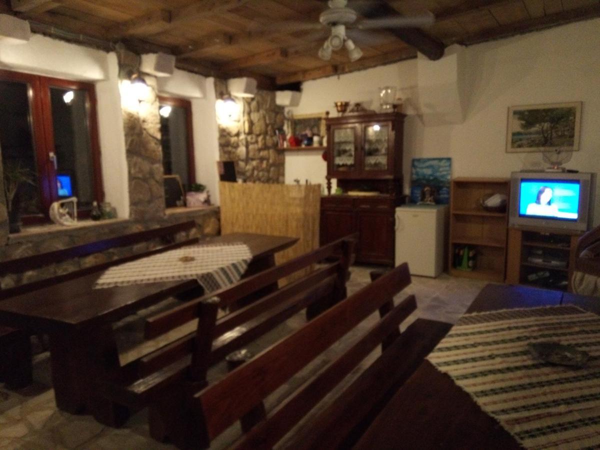 Apartments Ariana Паг Екстериор снимка