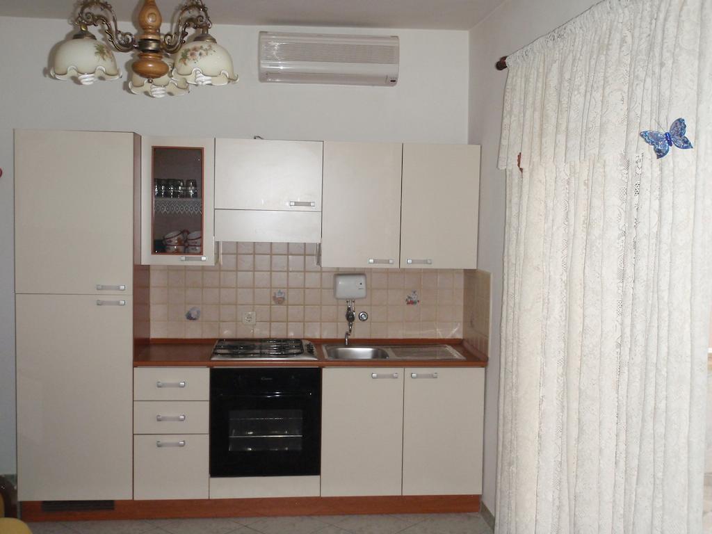 Apartments Ariana Паг Стая снимка