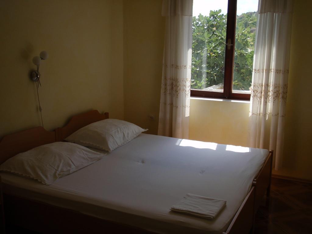 Apartments Ariana Паг Стая снимка